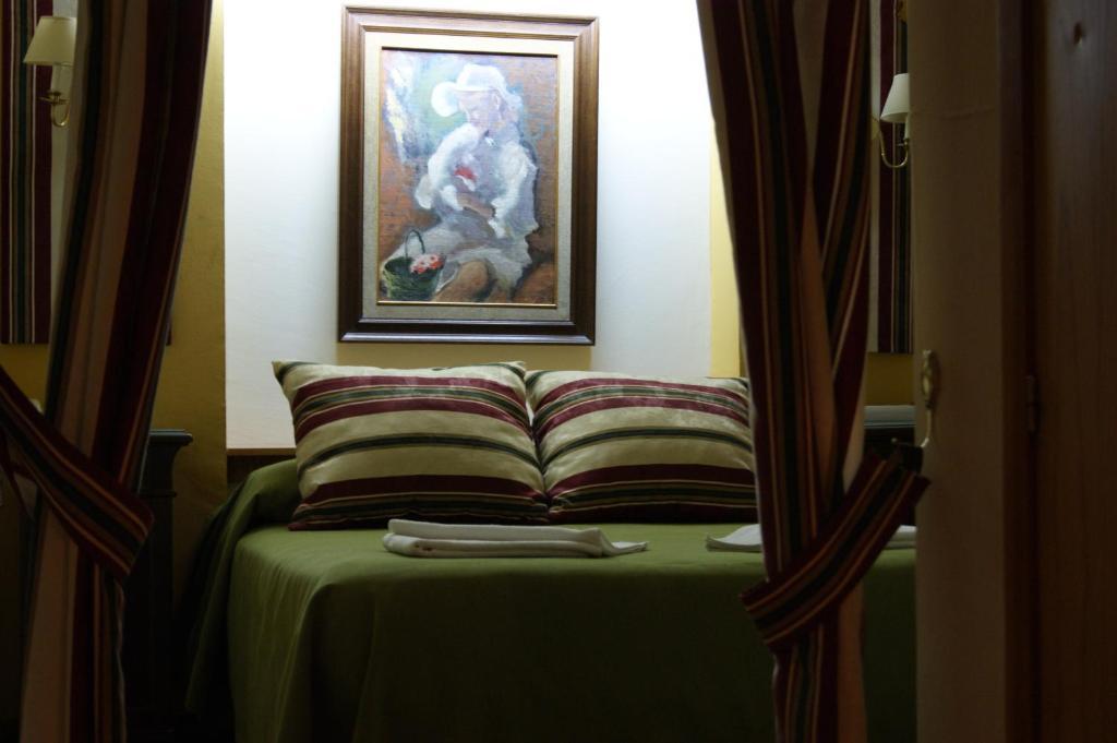 Hotel Almona Granada Bilik gambar